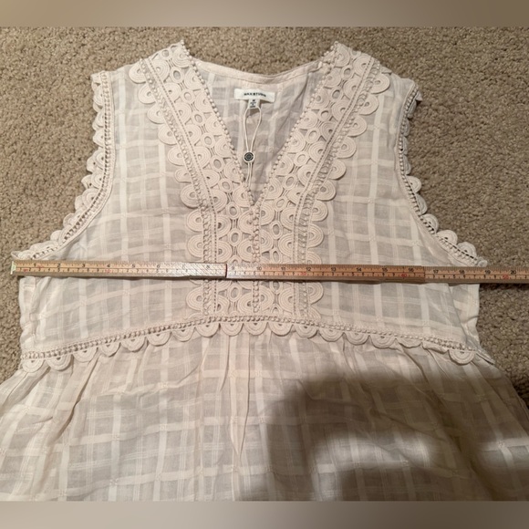 Max Studio Sleeveless Blouse - Picture 5 of 5